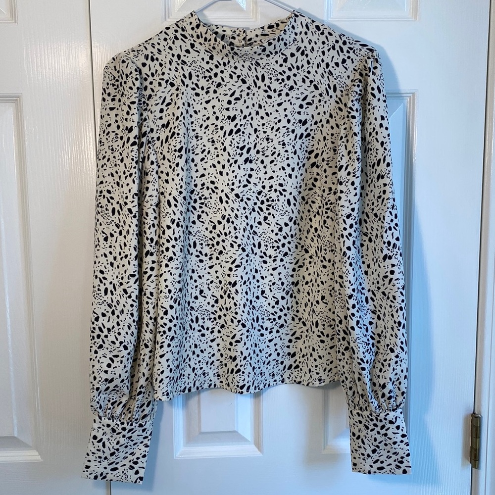 Maison d’Amelie Black and White Print Blouse with Puffed Sleeves